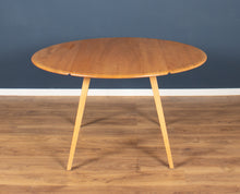 Load image into Gallery viewer, Retro Blonde Ercol Round Windsor Dining Table &amp; Four Model 370 Windsor Kitchen Dining Chairs