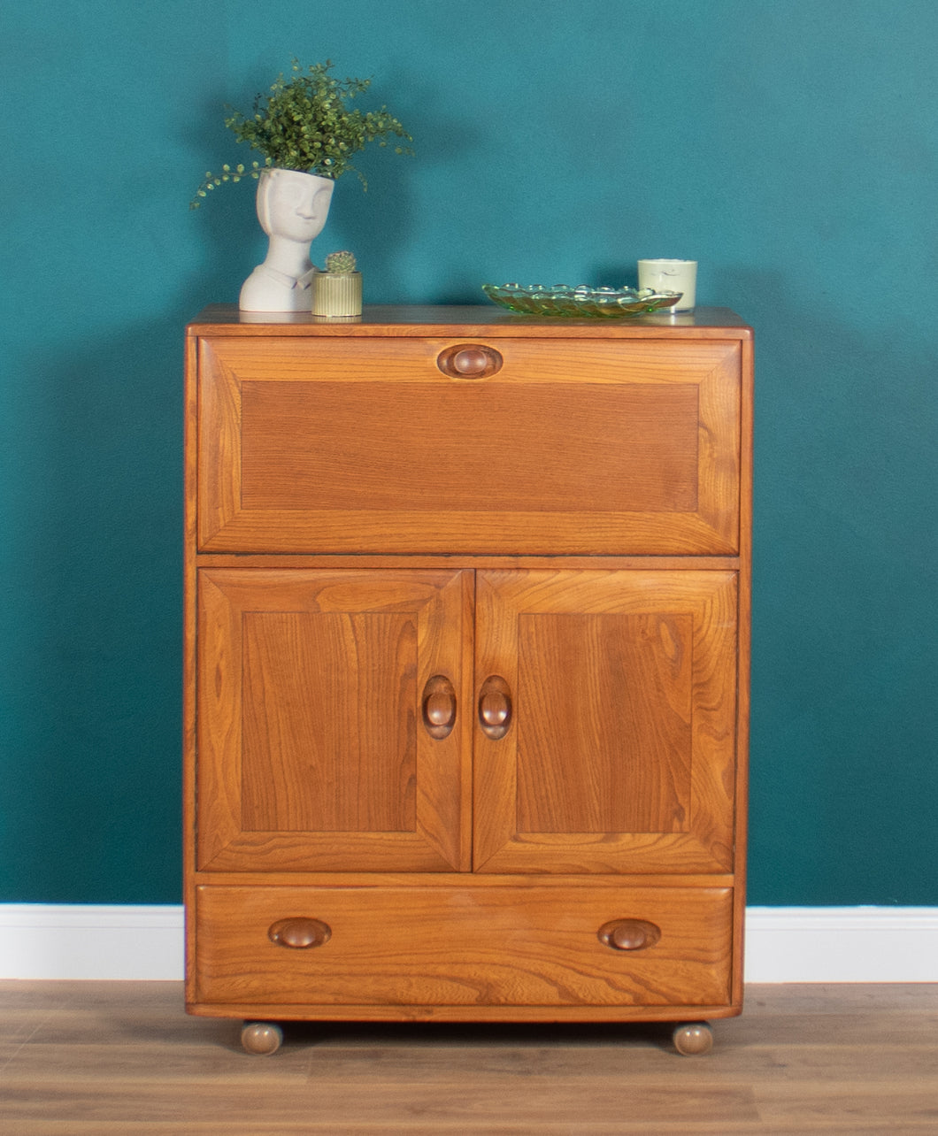 Blonde Ercol Model 469 Light Elm Windsor Bureau Desk